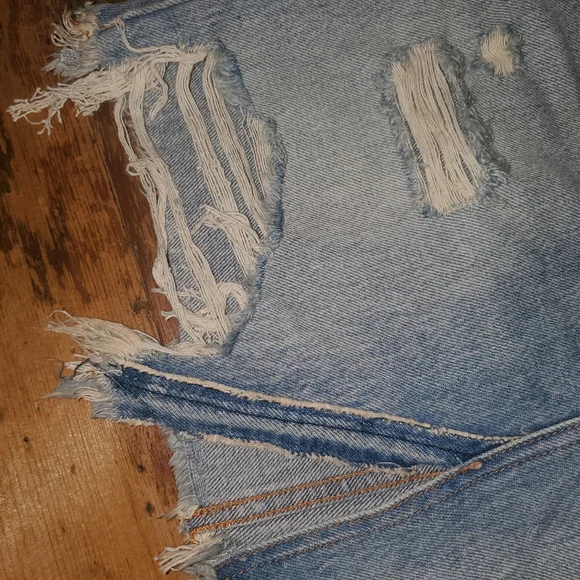 We The Free People destroyed distressed Shredded denim jean mini skirt NWT 26 - Picture 8 of 9